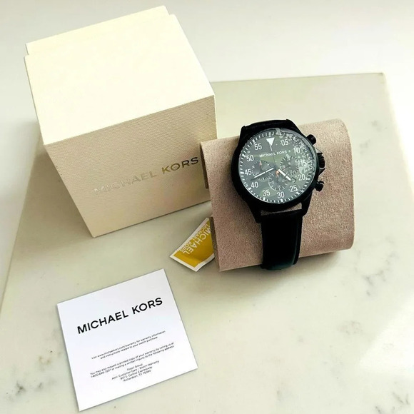 NIB Micheal Kors Thompkins MK8864 Leather Watch - Picture 2 of 6